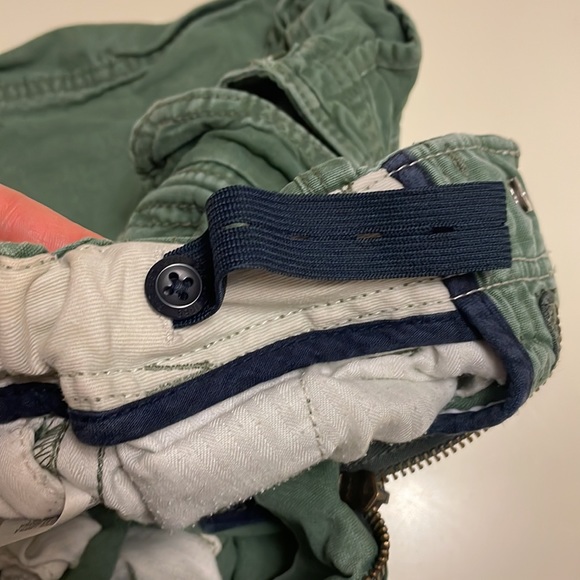 Gap size 8 boys Cargo shorts. - Picture 3 of 4